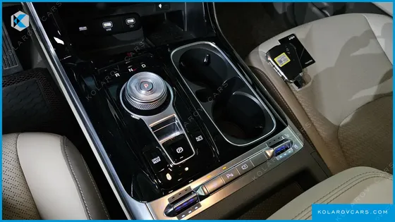 KIA CARNIVAL GASOLINE 7-SEATER SIGNATURE