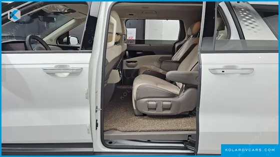 KIA CARNIVAL GASOLINE 7-SEATER SIGNATURE
