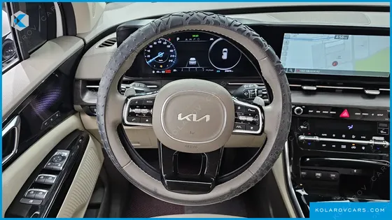 KIA CARNIVAL GASOLINE 7-SEATER SIGNATURE