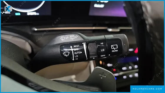 KIA CARNIVAL GASOLINE 7-SEATER SIGNATURE