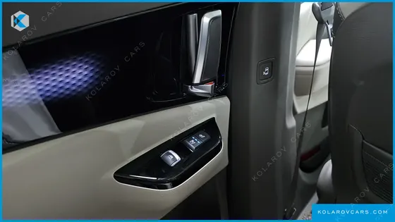 KIA CARNIVAL GASOLINE 7-SEATER SIGNATURE
