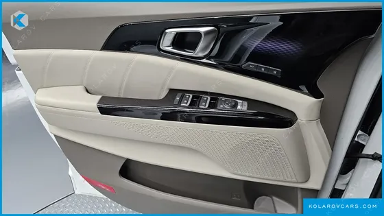 KIA CARNIVAL GASOLINE 7-SEATER SIGNATURE
