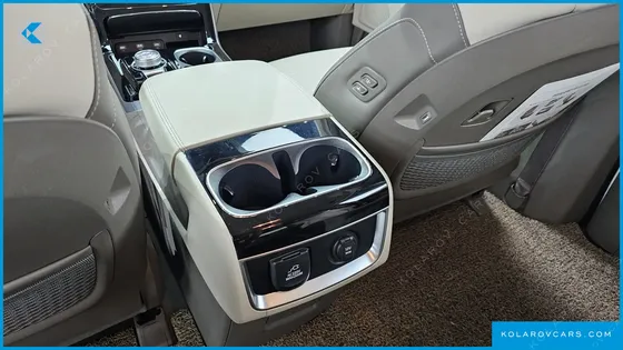 KIA CARNIVAL GASOLINE 7-SEATER SIGNATURE