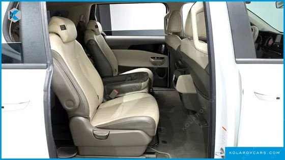 KIA CARNIVAL GASOLINE 11-SEATER PRESTIGE