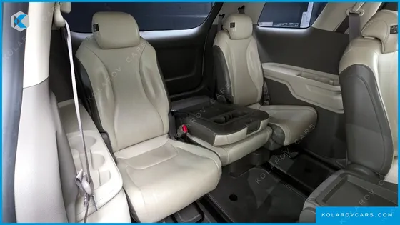 KIA CARNIVAL GASOLINE 11-SEATER PRESTIGE