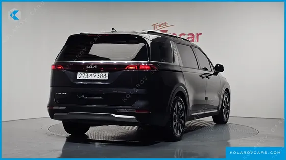 KIA CARNIVAL 7-SEATER OUTDOOR