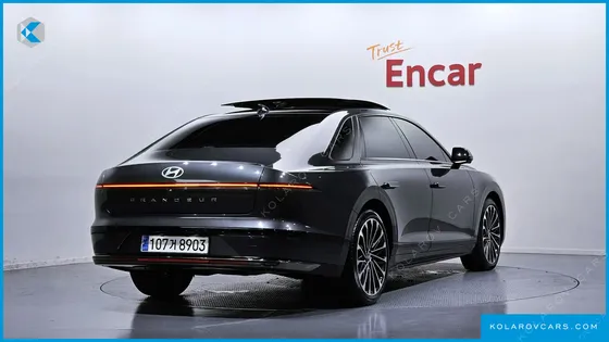 HYUNDAI GRANDEUR CALLIGRAPHY
