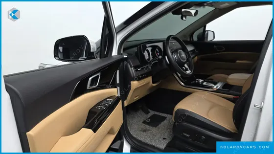 KIA CARNIVAL GASOLINE 9-SEATER NOBLESSE