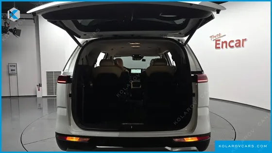 KIA CARNIVAL GASOLINE 9-SEATER NOBLESSE