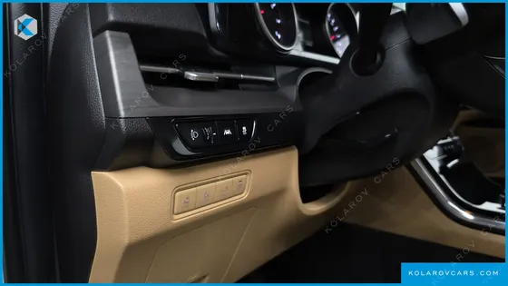 KIA CARNIVAL GASOLINE 9-SEATER NOBLESSE