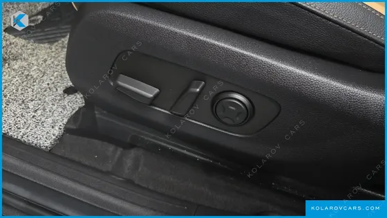 KIA CARNIVAL GASOLINE 9-SEATER NOBLESSE