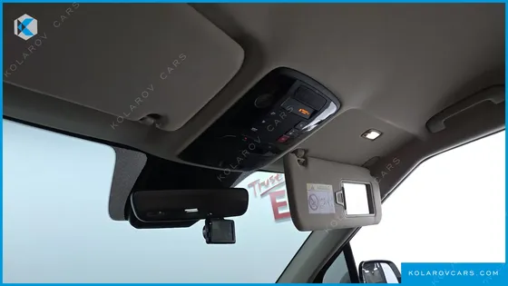 KIA CARNIVAL GASOLINE 9-SEATER NOBLESSE