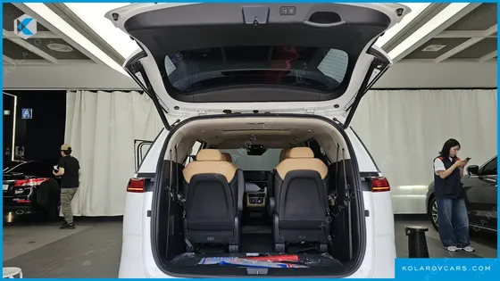 KIA CARNIVAL 9-SEATER SIGNATURE