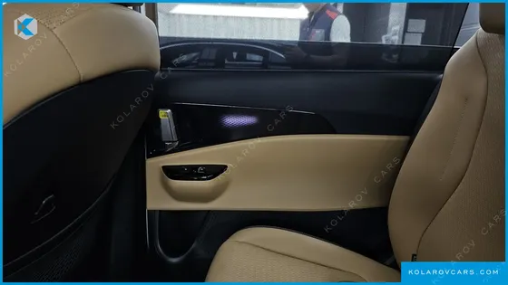 KIA CARNIVAL 9-SEATER SIGNATURE