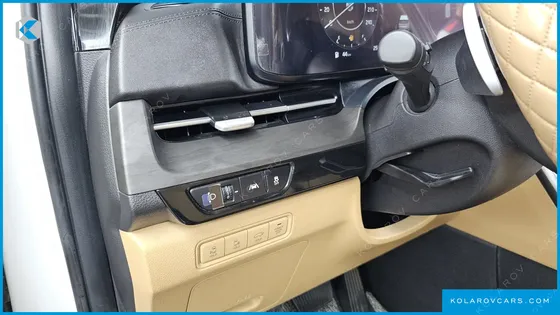 KIA CARNIVAL 9-SEATER SIGNATURE