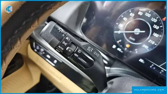 KIA CARNIVAL 9-SEATER SIGNATURE