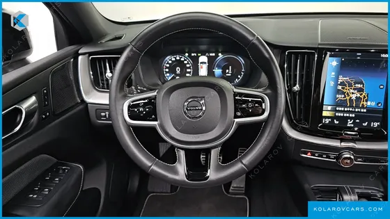 VOLVO XC60 T8 R-DESIGN