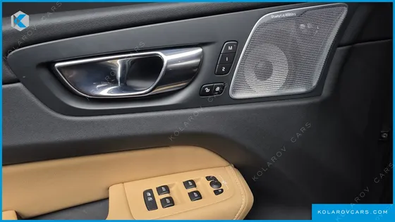 VOLVO XC60 B5 INSCRIPTION