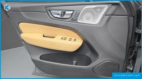 VOLVO XC60 B5 INSCRIPTION