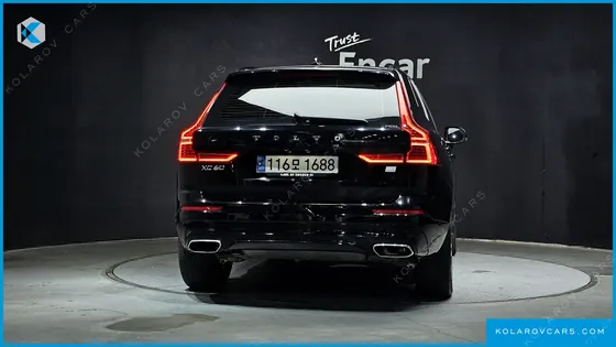VOLVO XC60 T8 R-DESIGN