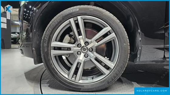 VOLVO XC60 T8 R-DESIGN
