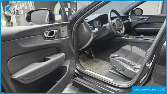 VOLVO XC60 T8 R-DESIGN