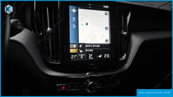 VOLVO XC60 T8 R-DESIGN