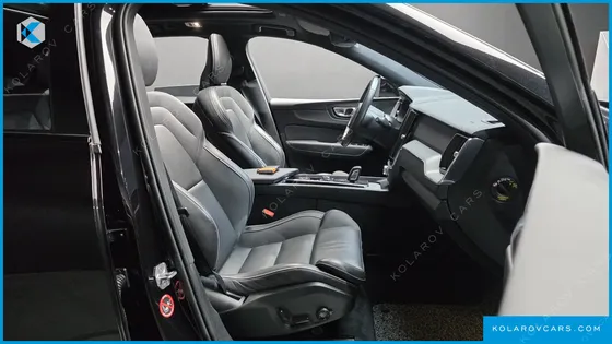 VOLVO XC60 T8 R-DESIGN