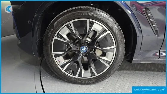 BMW IX3 M SPORTS
