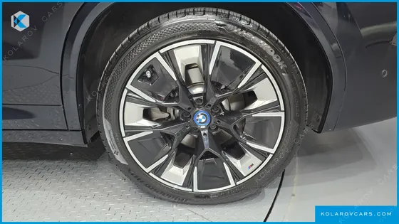 BMW IX3 M SPORTS