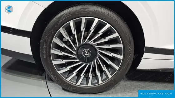 HYUNDAI GRANDEUR 2,5 GASOLINE 2WD