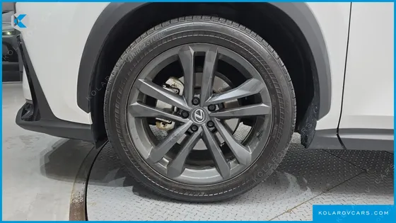 LEXUS NX PREMIUM
