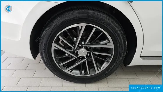 HYUNDAI GRANDEUR 3.0 LPI RENT CAR