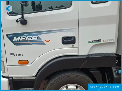 HYUNDAI MEGA TRUCK GOLD