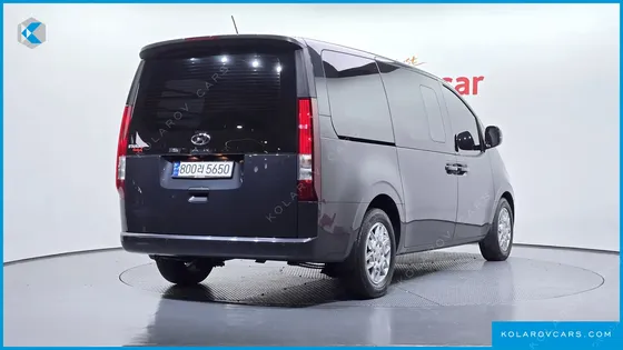 HYUNDAI STARIA CARGO 5-SEATER