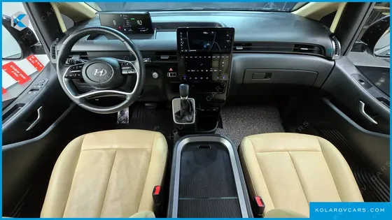 HYUNDAI STARIA CARGO 5-SEATER