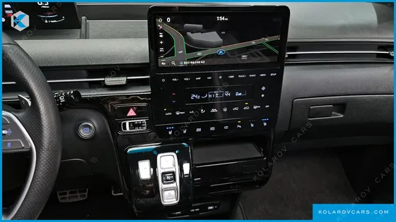 HYUNDAI STARIA 4WD LOUNGE 9-SEATER