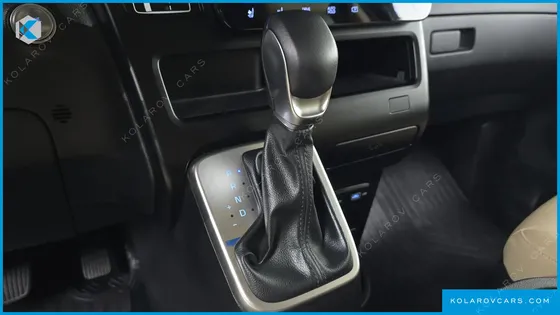 HYUNDAI STARIA CARGO 5-SEATER