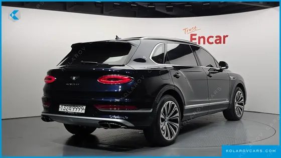 BENTLEY BENTAYGA 4.0 V8 EWB AZURE