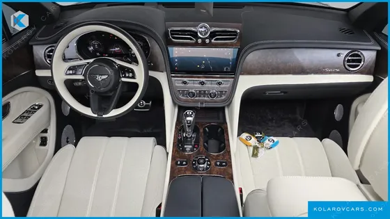 BENTLEY BENTAYGA 4.0 V8 EWB AZURE