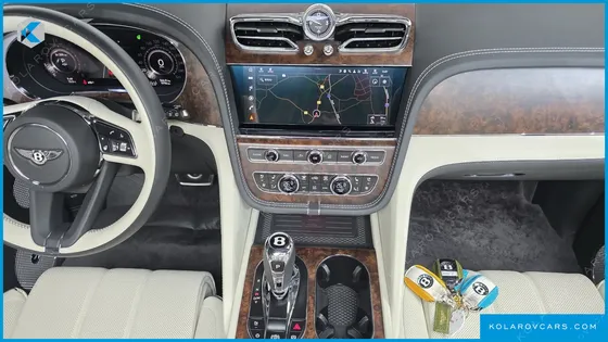 BENTLEY BENTAYGA 4.0 V8 EWB AZURE