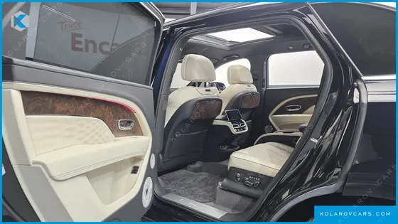 BENTLEY BENTAYGA 4.0 V8 EWB AZURE