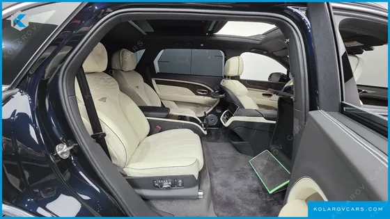 BENTLEY BENTAYGA 4.0 V8 EWB AZURE