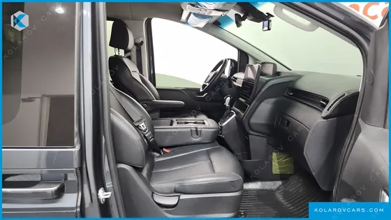 HYUNDAI STARIA TOURER 11-SEATER