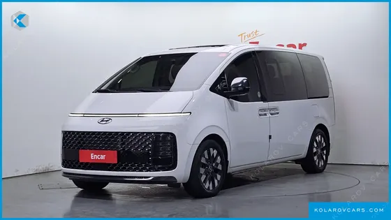 HYUNDAI STARIA LOUNGE 9-SEATER