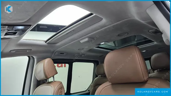 HYUNDAI STARIA LOUNGE 9-SEATER