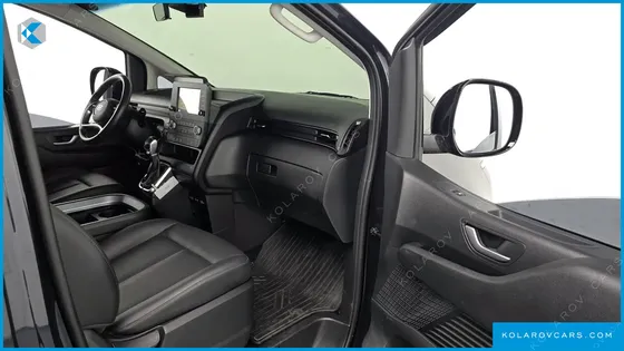 HYUNDAI STARIA L3.5 CARGO 5-SEATER