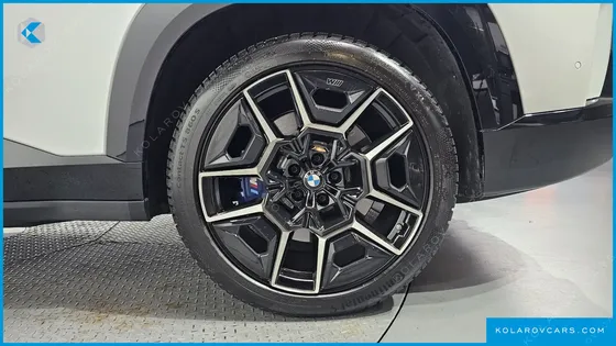 BMW XM 4.4