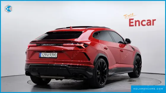 LAMBORGHINI URUS 4.0 V8