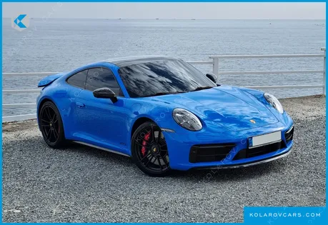 PORSCHE 911 CARRERA 4 GTS